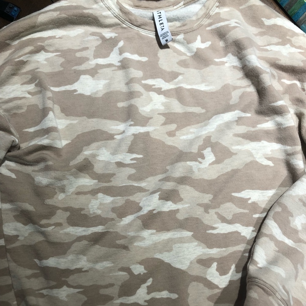 Athleta tan, brown, and white sweatshirt size M excellent condition